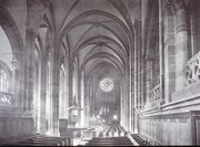 La nef de l'église en 1906, photographiée par Jules Manias. BNU [archive]