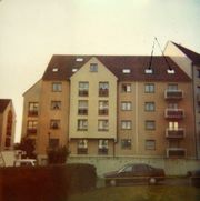 Document d'archive: façade Est d'un immeuble de l'ensemble immobilier, photographié le 23.10.1993.