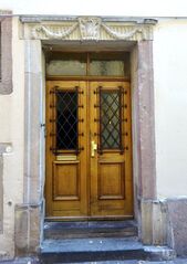Porte sur la façade arrière rue Saint-Martin