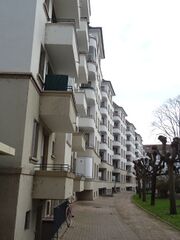façades côté cour avec balcons