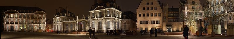 Fichier:Place du Château Strasbourg 43885.jpg