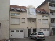 Ce bâtiment (n°8a place des Bateliers) est le plus petit réalisé lors de l'opération immobilière.