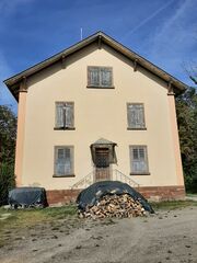 Maison d'habitation des employés à côté de la station de pompage