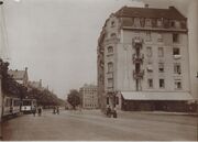 Vue de la façade vers la place de Kehl, avec la perspective sur l'avenue de la Forêt Noire, vers 1910
