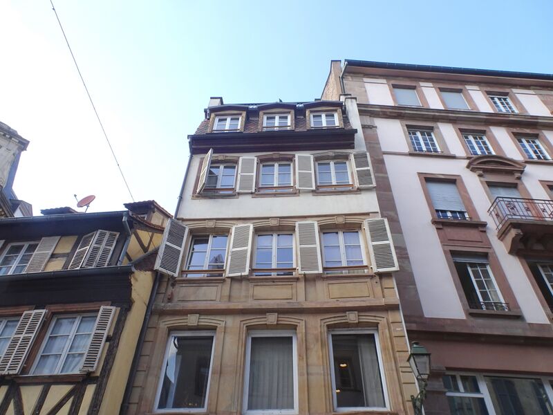 Fichier:119, Grand Rue, Strasbourg, 2022, vué des étages élevés avec distance.jpg