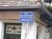 plaque de rue : rue des Dentelles / Spitzegass
