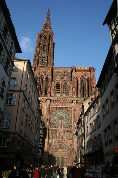Fichier:2 Place de la Cathédrale Strasbourg 2541.jpg