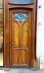 Gros plan sur la porte