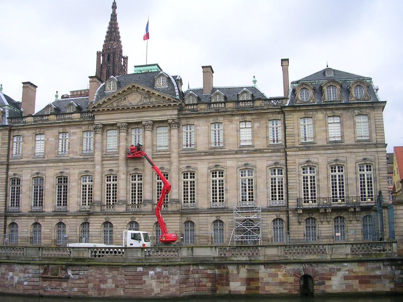 Fichier:2 place du Château Strasbourg 8230.jpg