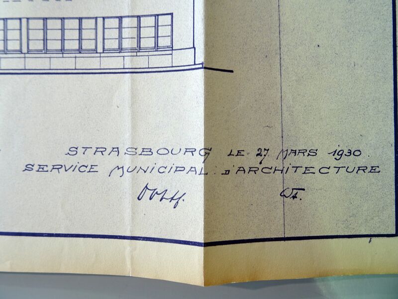 Fichier:Palais des expositions 1930 688W17 (signature Dopff) DSC02740.jpg