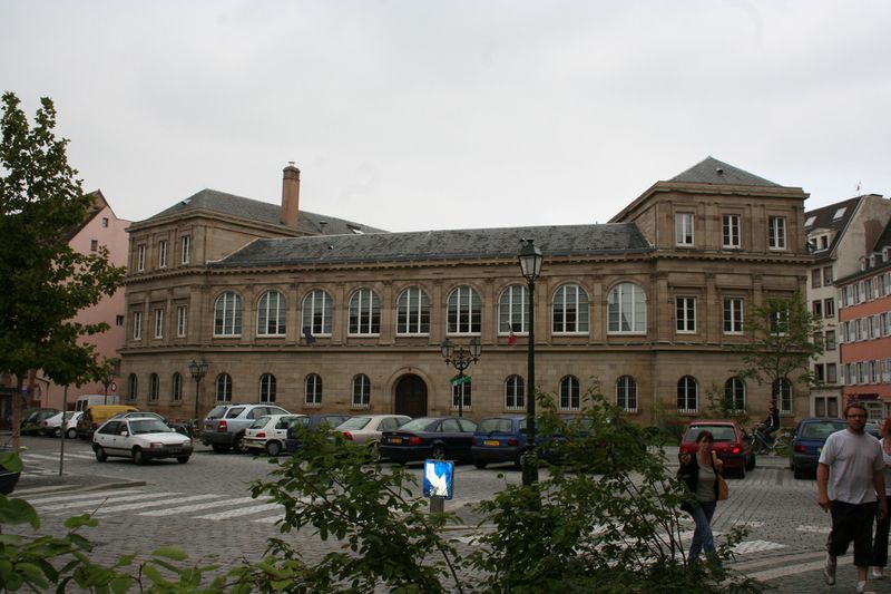Fichier:8 Place de l' Hôpital Strasbourg 6103.jpg
