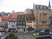 de gauche à droite: le 8, 6, 4 et 2 rue du Renard Prêchant photos prise depuis le 4éme étage du 39 rue de Zurich Merci à Raphaël pour cette contribution