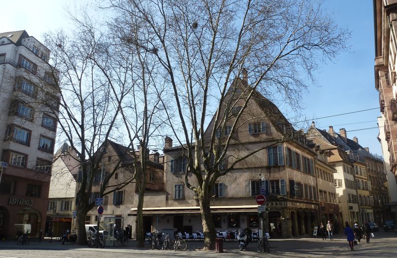 Fichier:Place de la Chaîne d'Or Strasbourg 46491.jpg