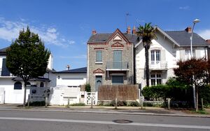 Villa Odetta, 33 avenue des Lilas, La Baule-Escoublac, vue à distance.jpg