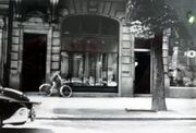 Document d'archive : photo du salon de coiffure de Jean Weiss-Lechat en 1953
