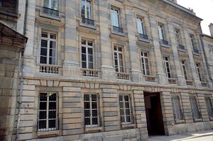 Hôtel Isabey, la façade (Besançon).jpg