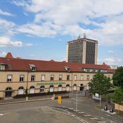 Un des bâtiments de la Cité administrative vu depuis la terrasse du parking Lacarre