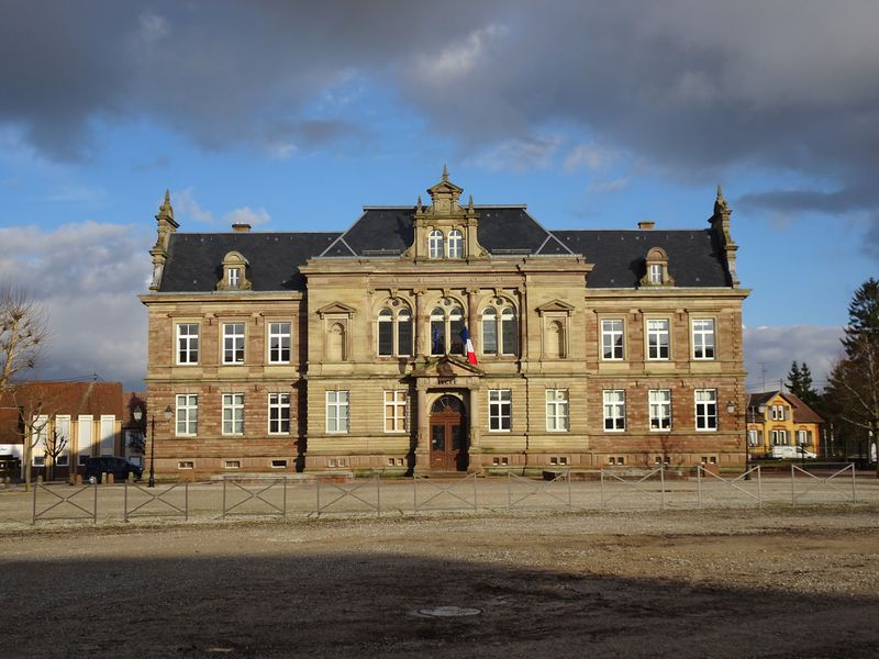 Fichier:Lycée de Bouxwiller, 21.1.2018.jpg