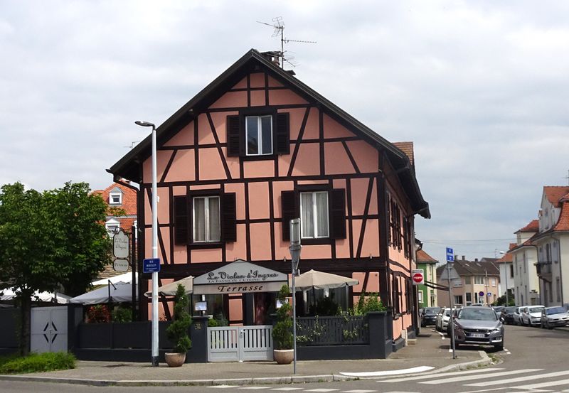 Fichier:1 rue du Chevalier Robert, Strasbourg, 2018, Entrée du restaurant.jpg