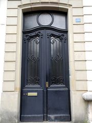 Porte d'entrée, côté rue Twinger