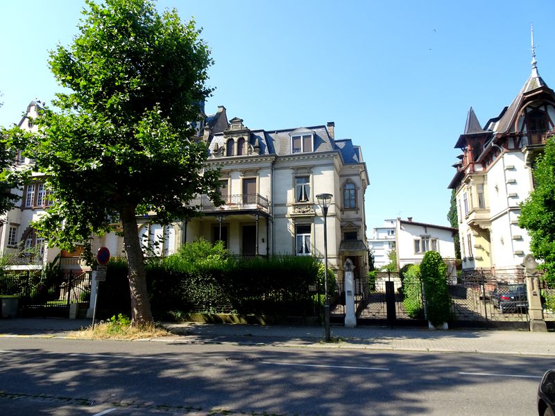 Fichier:17, boulevard de l'Orangerie, Strasbourg, 2018, vue avec distance.jpg