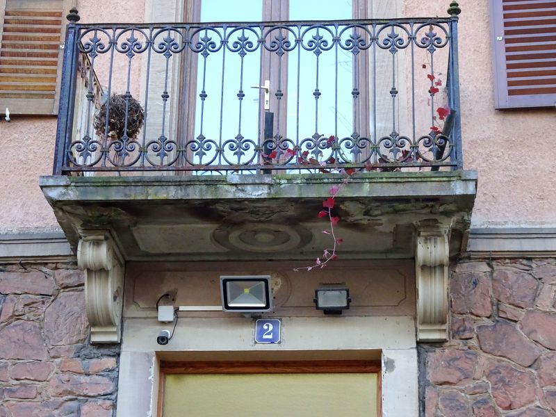 Fichier:2, Chemin Goeb, Strasbourg, 2019, vue détaillée du balcon.jpg