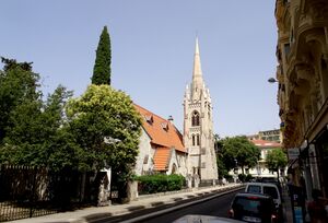 2) Temple de l'Eglise Réformée, Nice, vue avec distance, depuis la rue Maccarani).jpg